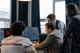 Vượt qua giai đoạn 'Vibe Coding': Khi prototype AI của bạn cần nhiều hơn một bản demo hoàn hảo