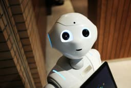 Đột phá trong Robotics: Chuyển đổi từ mô phỏng sang thực tế với Deep Inverse Dynamics Model