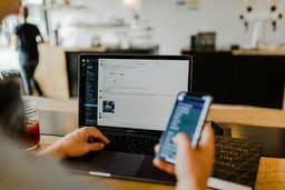 OpenAI và Cuộc chiến chống lạm dụng tình dục trẻ em trực tuyến: Công nghệ, Chính sách và Giải pháp kỹ thuật