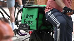 GameStop bắt tay Uber Eats: Khi ngành bán lẻ game vật lý đối mặt với hồi kết