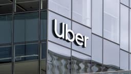 Uber cắt giảm 10% nhân sự dịch vụ khách hàng: Khi AI không còn là lời hứa suông mà trở thành thực tế khắc nghiệt
