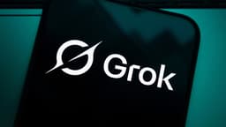 Bê bối bảo mật tại xAI: Grok Build âm thầm tải lên toàn bộ mã nguồn và khóa bí mật của lập trình viên
