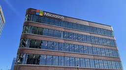 Microsoft đối mặt với phán quyết lịch sử: Cuộc chiến pháp lý 270 triệu bảng Anh về bản quyền phần mềm đã qua sử dụng