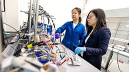 Đột phá công nghệ: Tách biệt nguyên tố đất hiếm bằng kênh nguyên tử không hóa chất độc hại