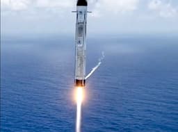 Trung Quốc tạo bước ngoặt công nghệ không gian: Kỹ thuật bắt rocket bằng lưới trên biển