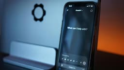 Cuộc chiến hiệu suất AI: Tại sao lập trình viên Trung Quốc chấp nhận vượt rào để sử dụng GPT-5.6?