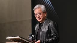 Jensen Huang: Nỗi sợ AI cướp đi công việc là hoàn toàn vô căn cứ