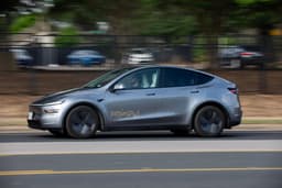 Tesla Robotaxi đổ bộ Florida: Bước đi thận trọng hay nước cờ chiến lược trước ngày báo cáo tài chính?