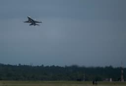 Bước ngoặt lịch sử: DARPA và Không quân Mỹ thử nghiệm thành công F-16 điều khiển bằng AI